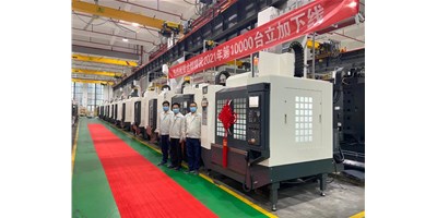 里程碑：恒行52021年第10000台立加下线