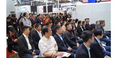 恒行5集团CCMT2024新品发布会盛大揭幕，高端五轴机床引领行业创新潮流